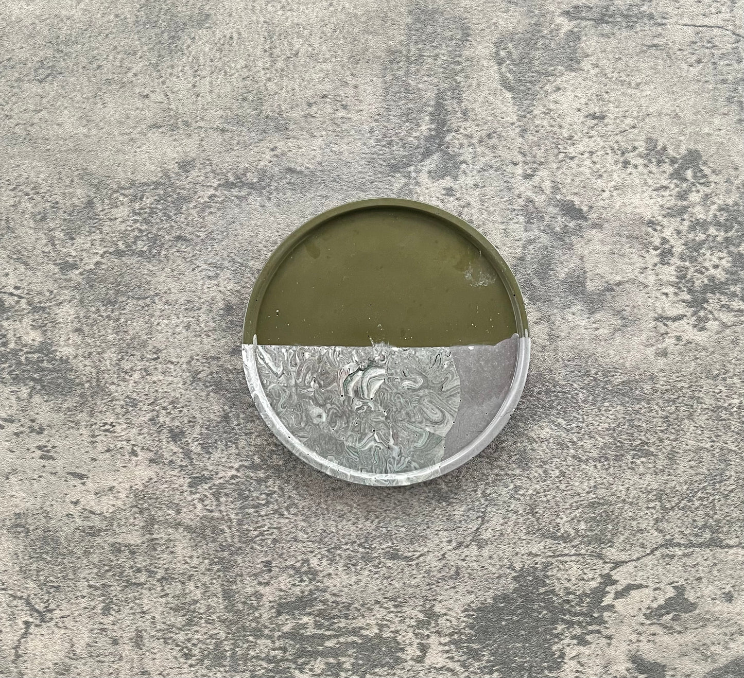 Flat Circle Tray | Green + Grey