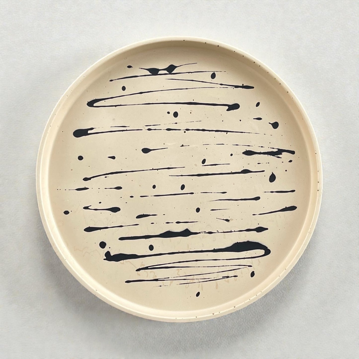 Medium Circle Tray | Tan & Black