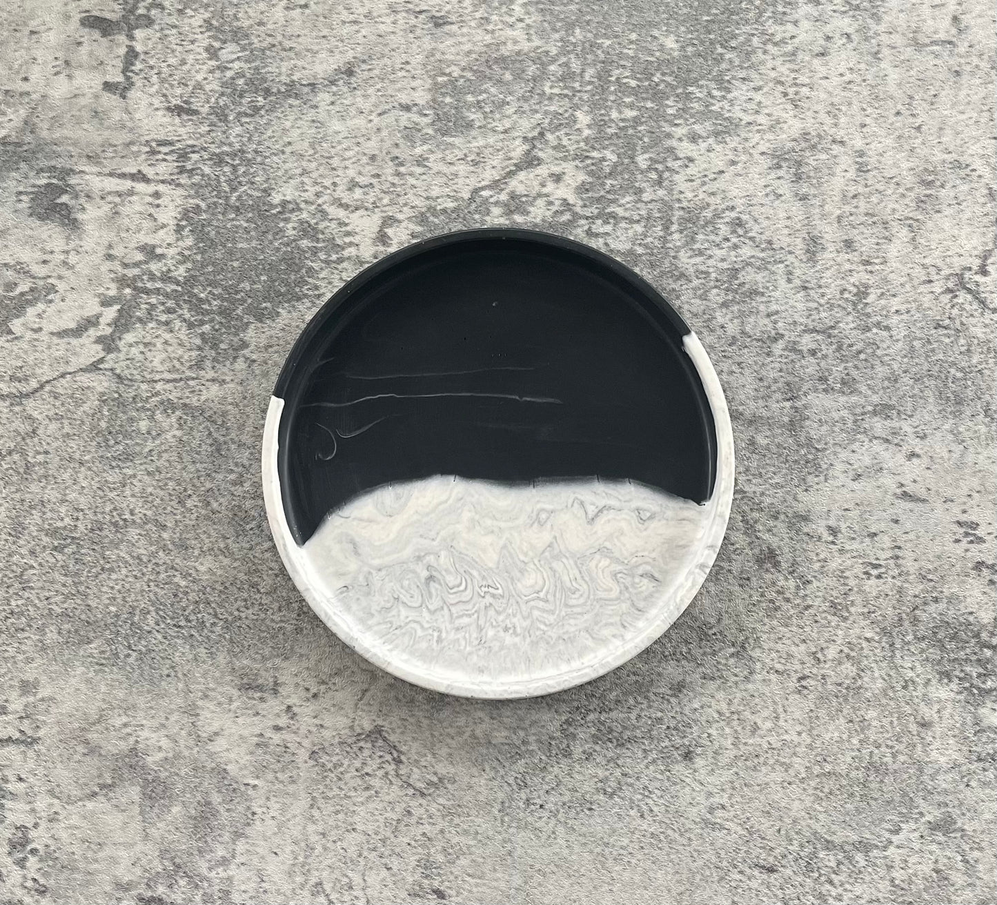 Small Circle Tray | Black & White Design
