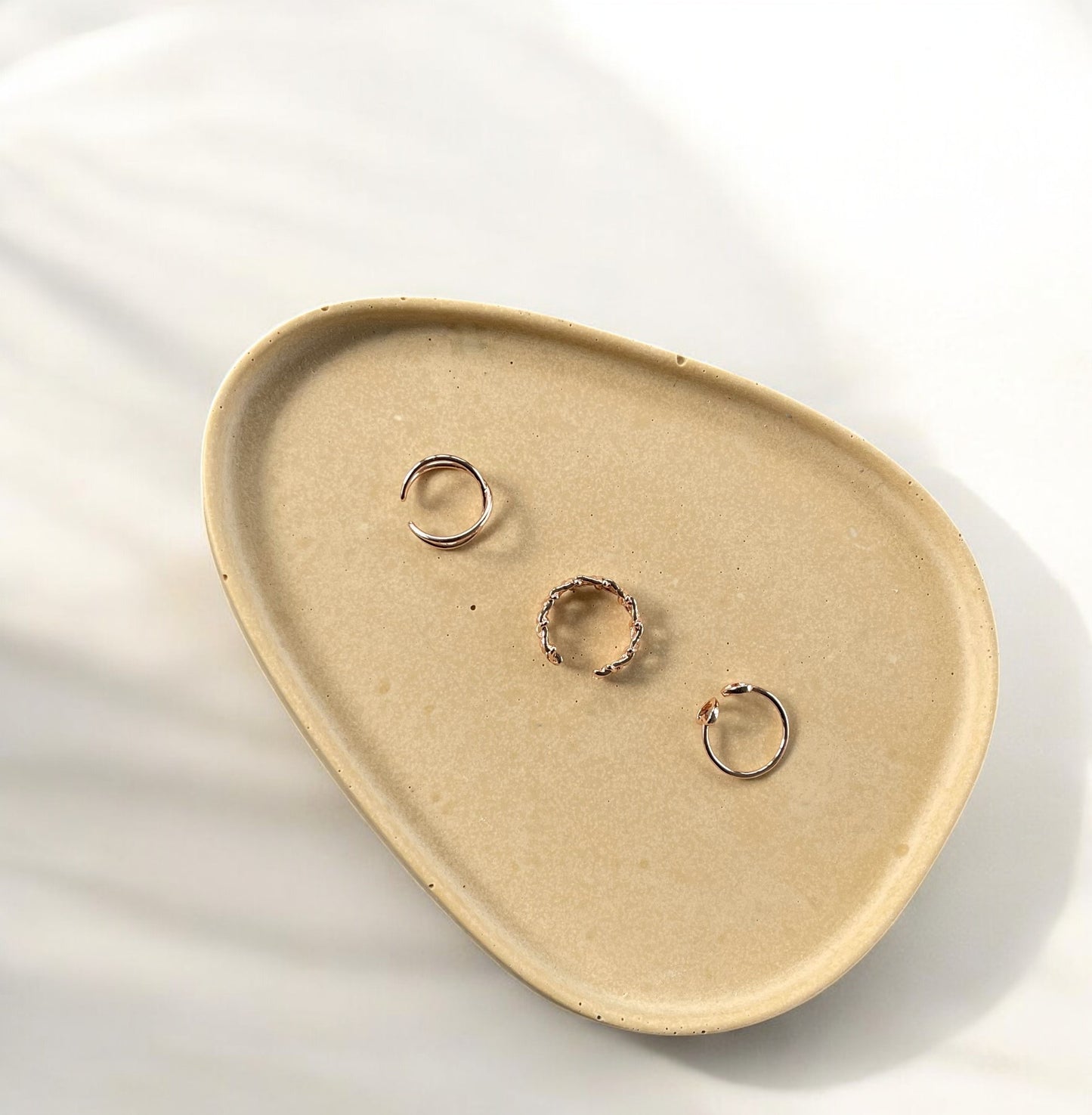 Medium Triangle Tray | Yellow/Tan