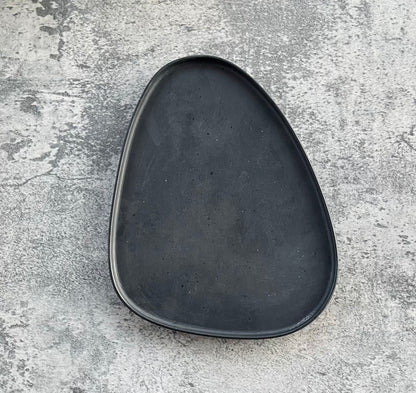 Large Triangle Accent Tray | Black