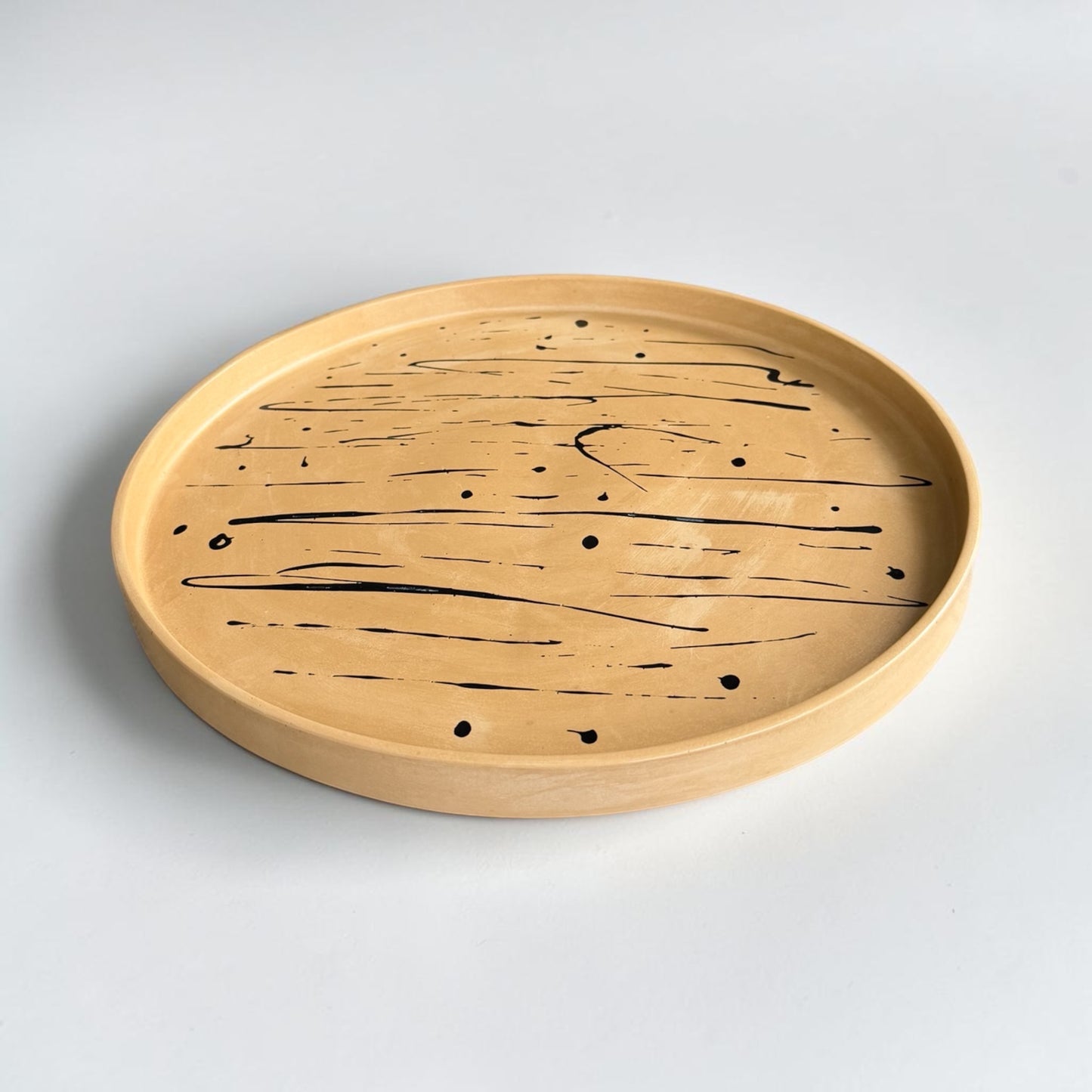 Large Circle Accent Tray | Light Brown & Black