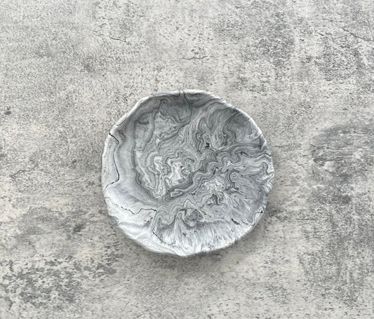 Round Accent Dish | Grey and White